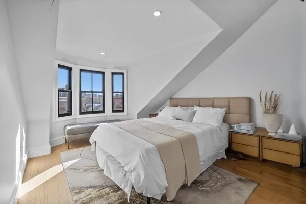 $2,465,000 | 667 Tremont Street, Unit 4, Boston, MA 02118