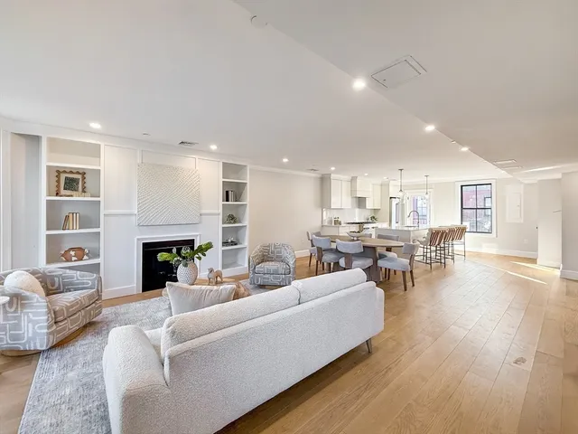 $2,465,000 | 667 Tremont Street, Unit 4, Boston, MA 02118