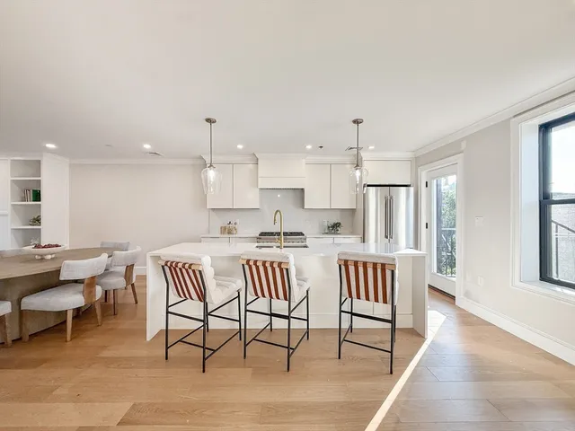 $2,465,000 | 667 Tremont Street, Unit 4, Boston, MA 02118