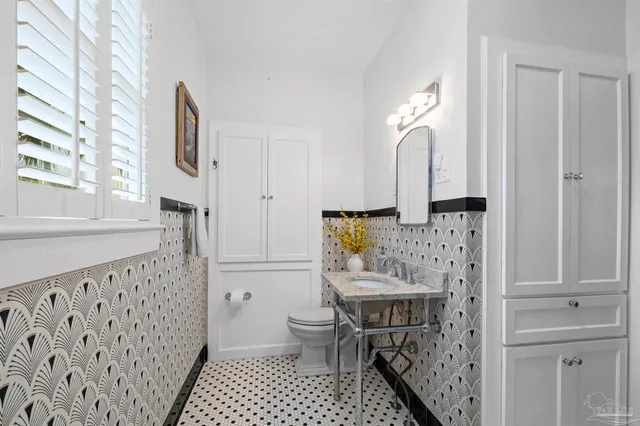 $570,000 | 600 West Moreno Street, Pensacola, FL 32501