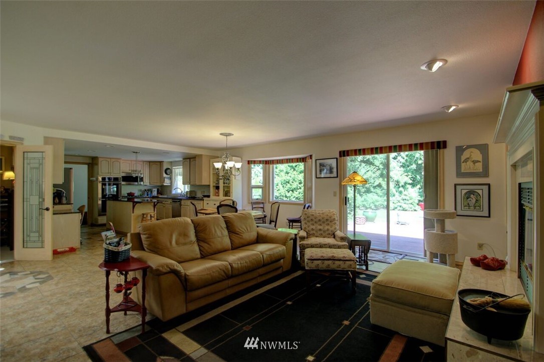 320 North Waugh Road Mount Vernon, WA 98273 - Photo 4 of 25 Gallery Image 4