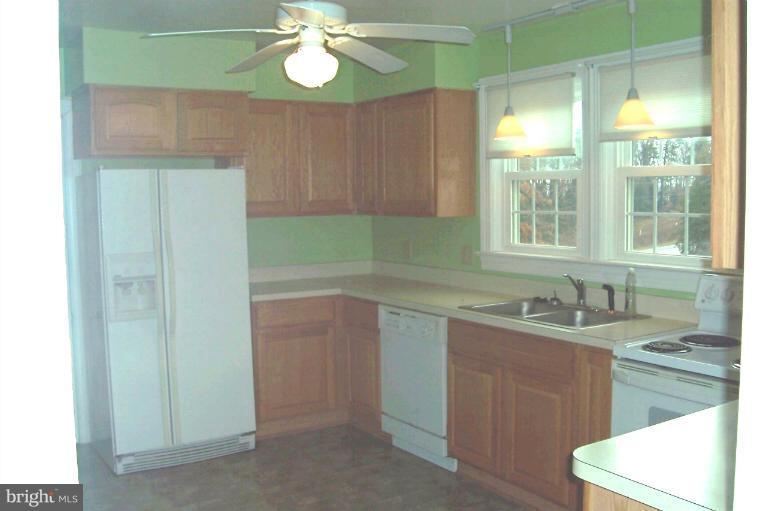 5120 Rixeyville Road Jeffersonton, VA 22724 - Photo 12 of 15 Kitchen