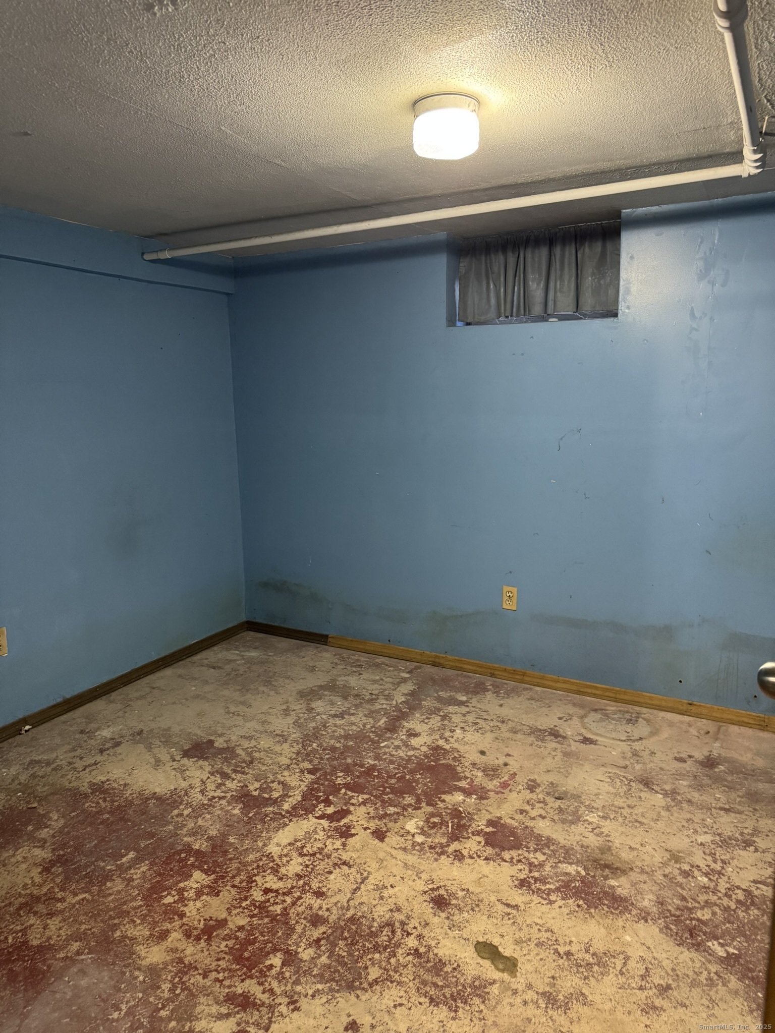 111 Harvard Street Hartford, CT 06106 - Photo 10 of 21 a view of empty room