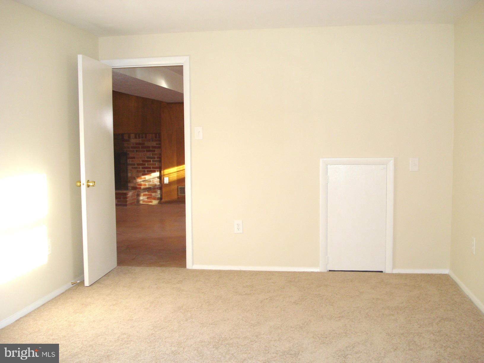 208 Rolling Road Gaithersburg, MD 20877 - Photo 19 of 26 Bedroom 3 b