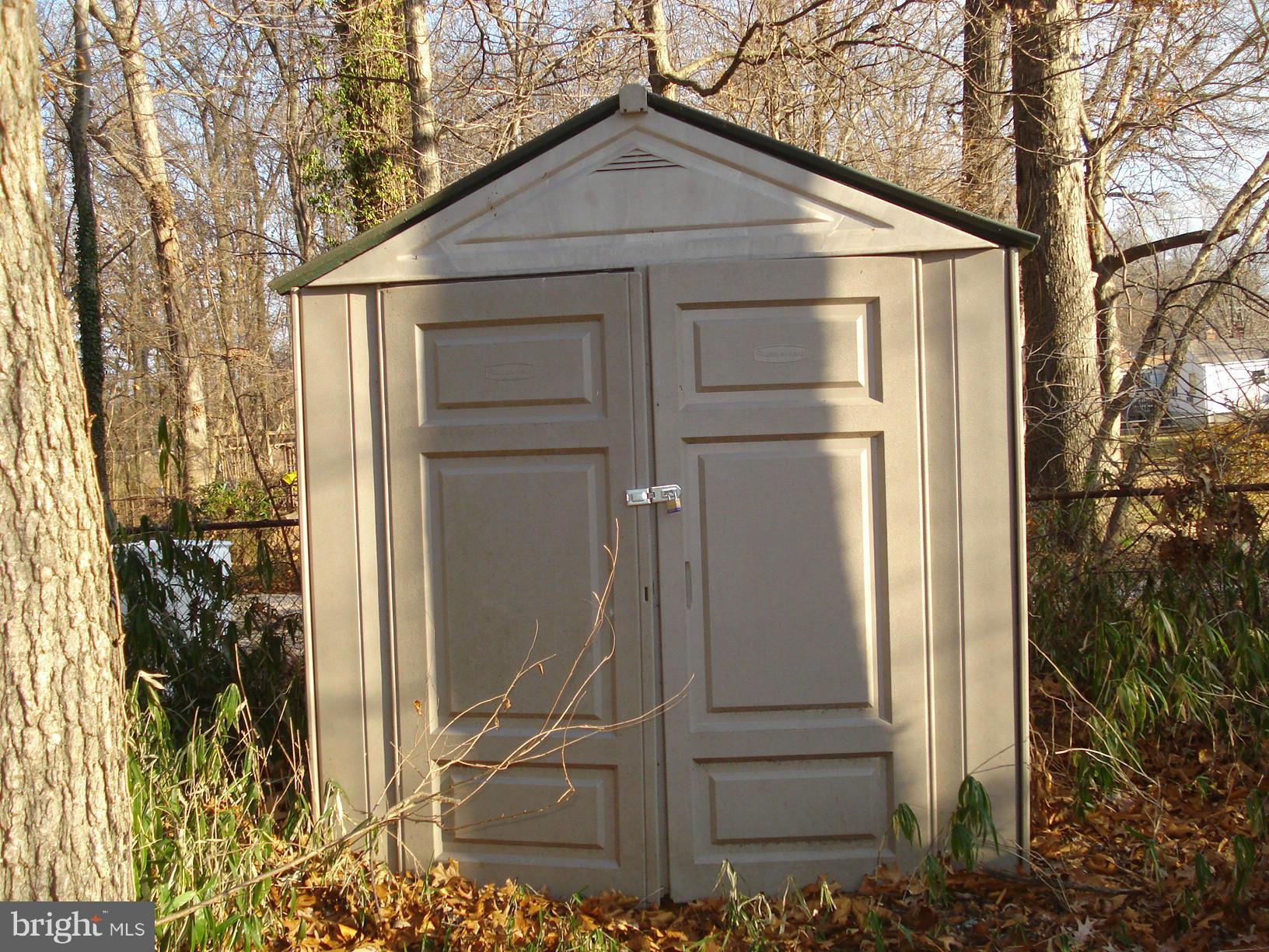 208 Rolling Road Gaithersburg, MD 20877 - Photo 23 of 26 Shed
