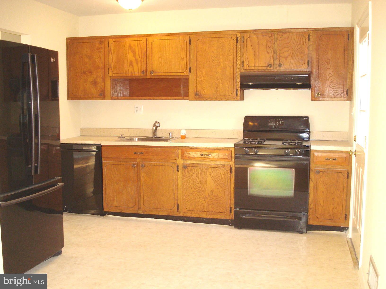 208 Rolling Road Gaithersburg, MD 20877 - Photo 5 of 26 Kitchen 1