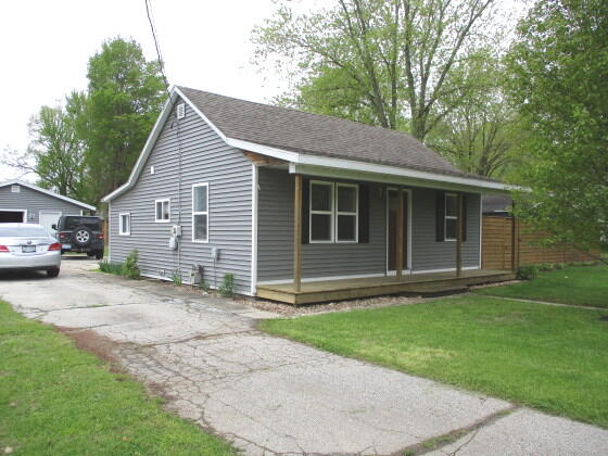 1606 East Bertrand Road Niles, MI 49120 - Photo 3 of 18 side front view