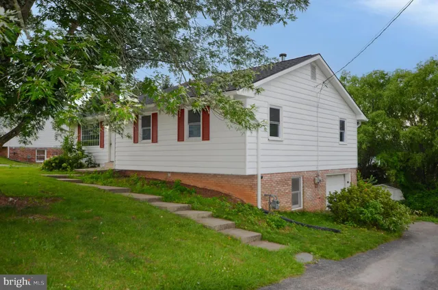 $244,900 | 2287 Grandview Road, Hanover, PA 17331