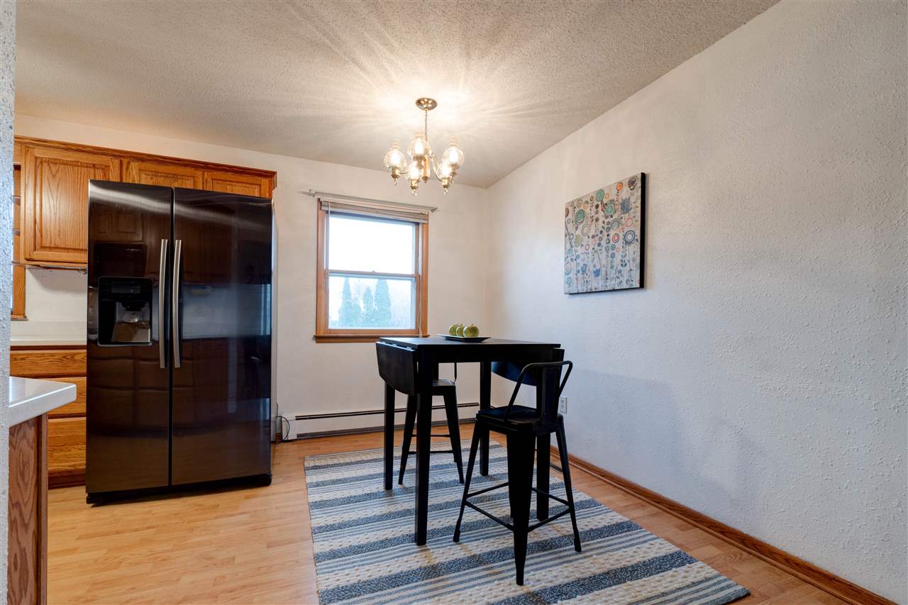 834 4th Street Kalona, IA 52247 - Photo 5 of 37 Gallery Image 5