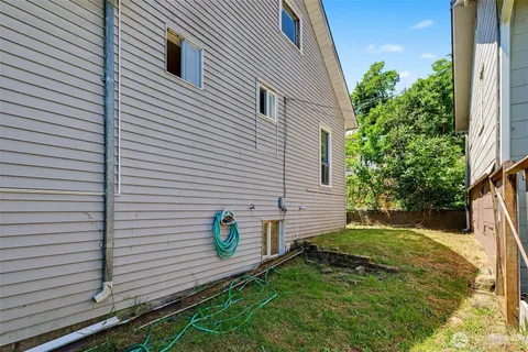 $459,999 | 140 South Cambrian Avenue, Bremerton, WA 98312