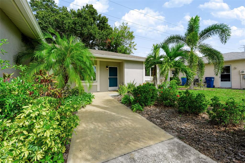 744 Green Valley Road Palm Harbor, FL 34683 - Photo 7 of 43 Gallery Image 7