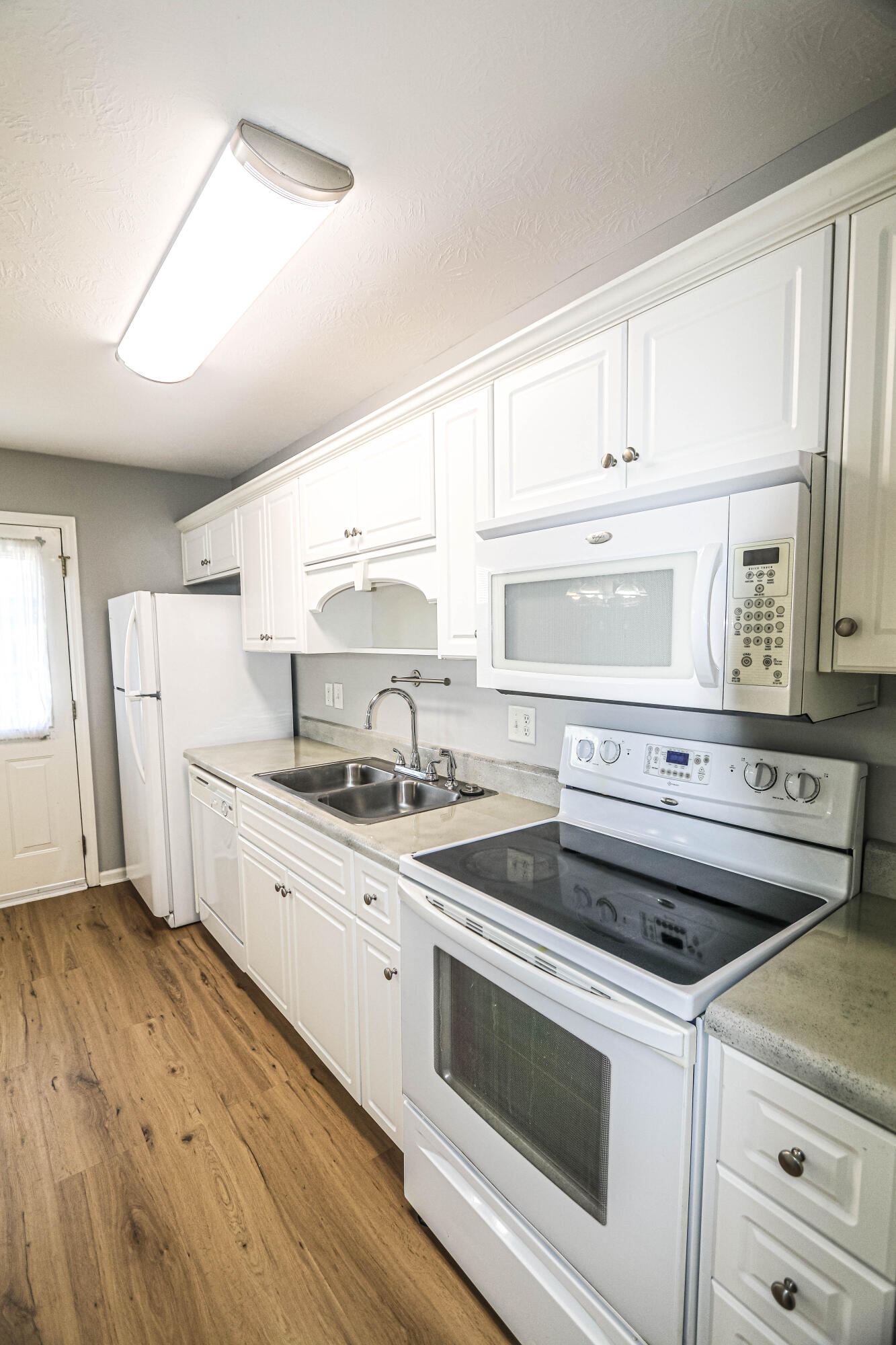 702 Creekside Drive Evans, GA 30809 - Photo 3 of 41 Creekside702-28