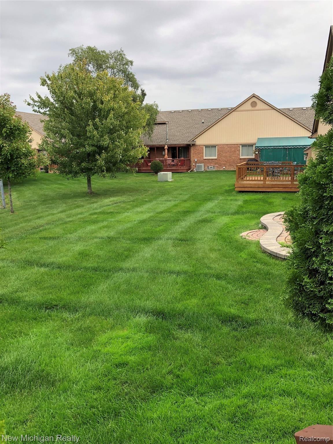 16631 Country Ridge Lane Macomb, MI 48044 - Photo 9 of 36 IMG_1527.jpg
