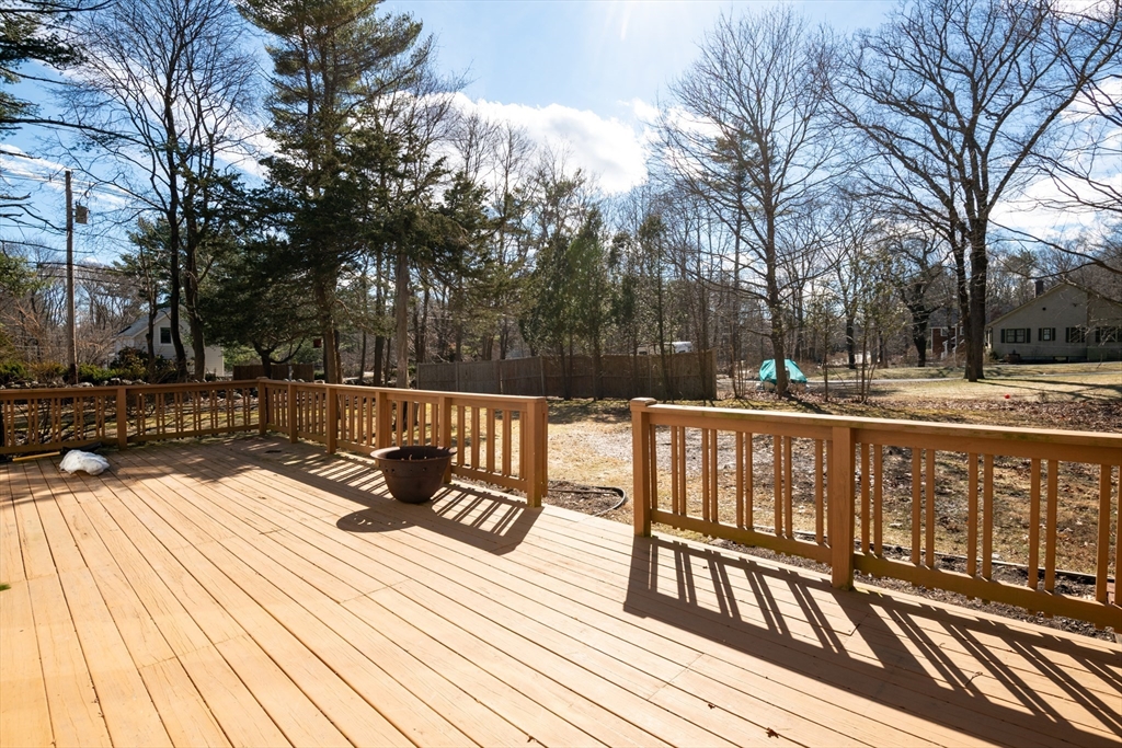 133 Topsfield Road Ipswich, MA 01938 - Photo 17 of 42