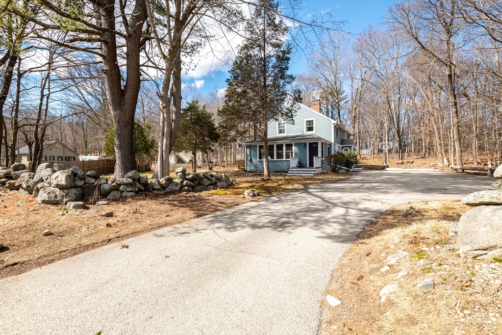 133 Topsfield Road Ipswich, MA 01938 - Photo 3 of 42