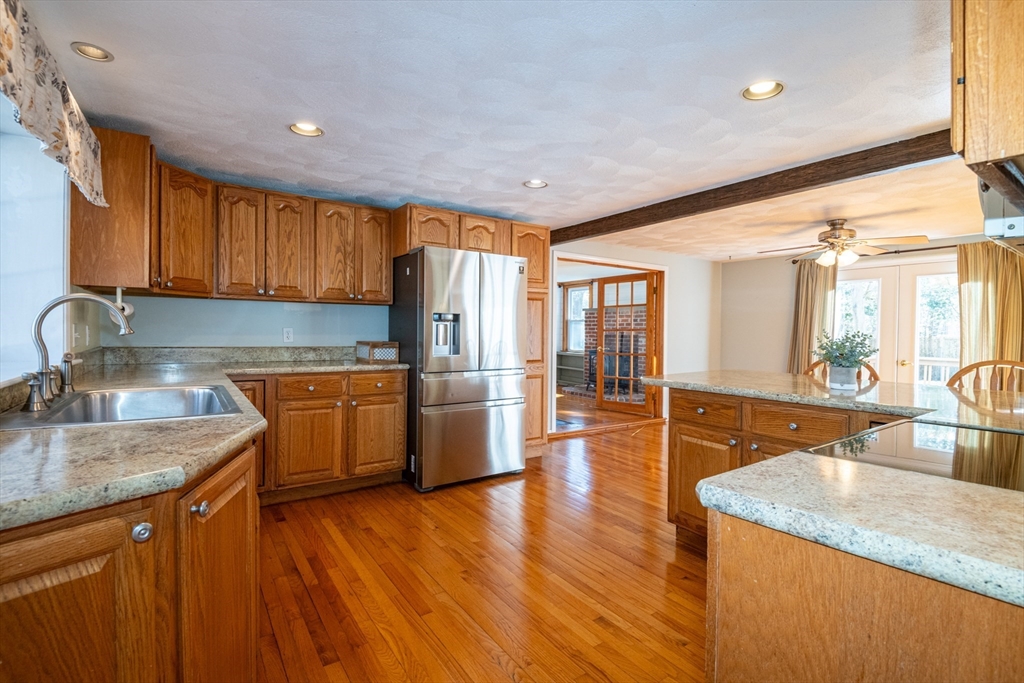 133 Topsfield Road Ipswich, MA 01938 - Photo 4 of 42