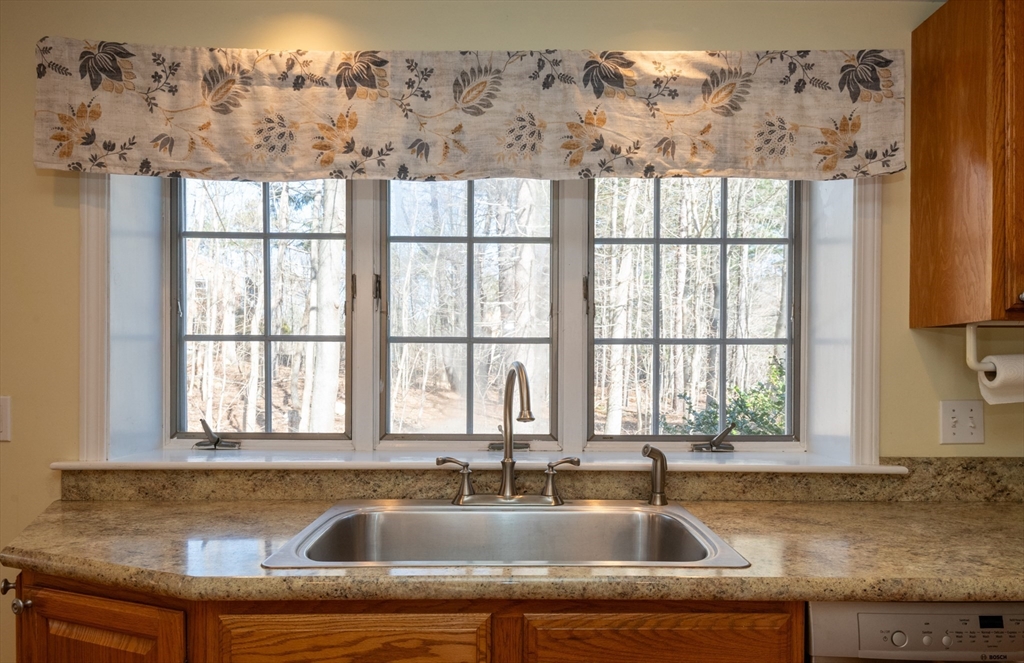 133 Topsfield Road Ipswich, MA 01938 - Photo 5 of 42