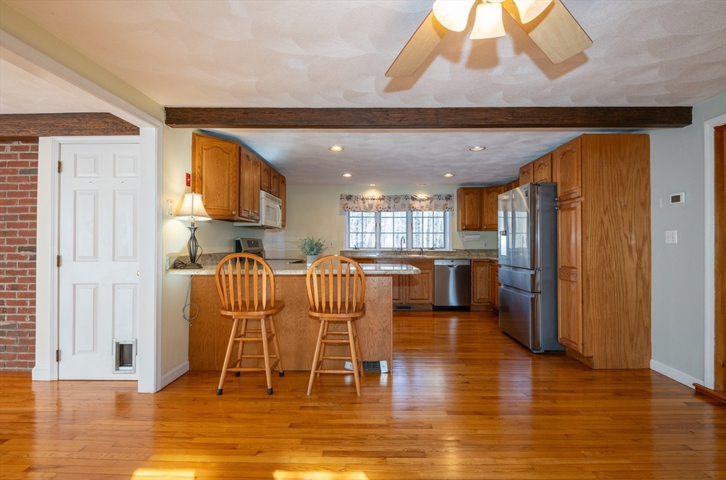 133 Topsfield Road Ipswich, MA 01938 - Photo 8 of 42
