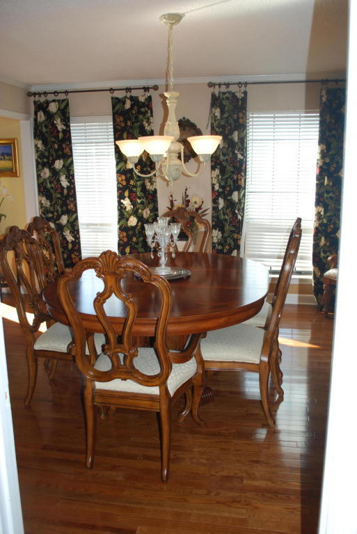 728 Stone Crest Circle Chattanooga, TN 37421 - Photo 12 of 23 728 Stone Crest dining