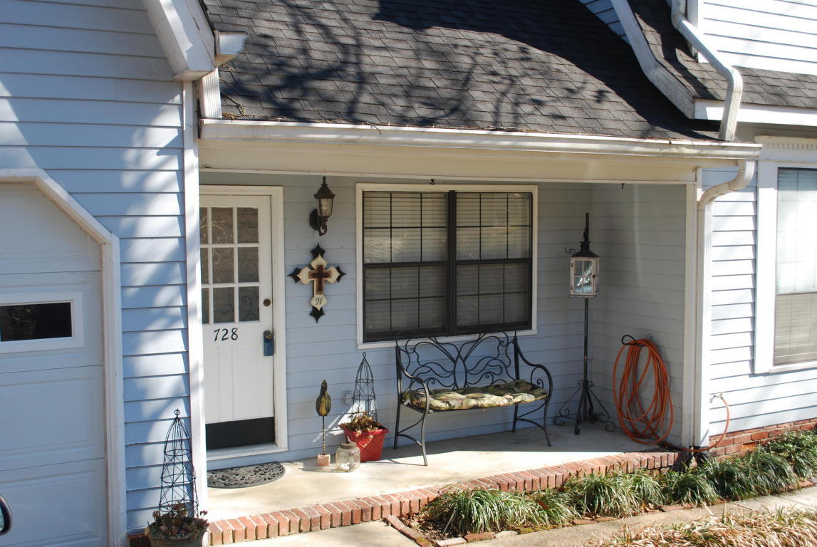 728 Stone Crest Circle Chattanooga, TN 37421 - Photo 3 of 23 728 Stone Crest porch