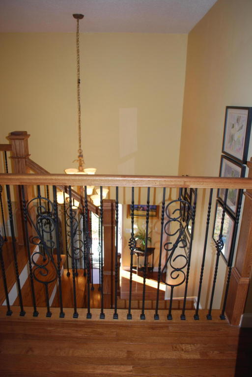 728 Stone Crest Circle Chattanooga, TN 37421 - Photo 6 of 23 728 Stone Crest foyer 2