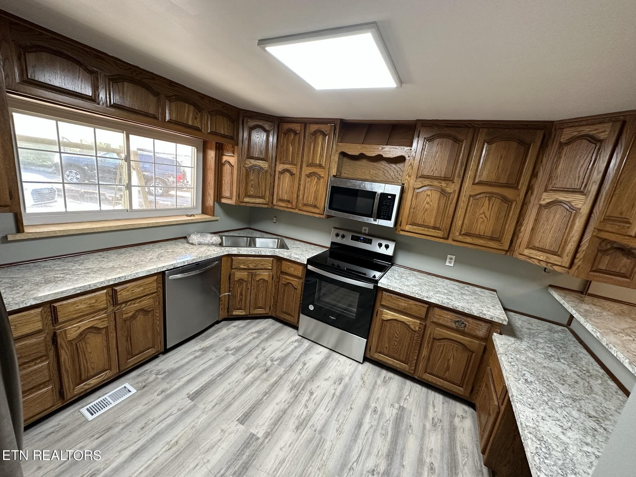 174 California Avenue Oak Ridge, TN 37830 - Photo 14 of 26 Gallery Image 14