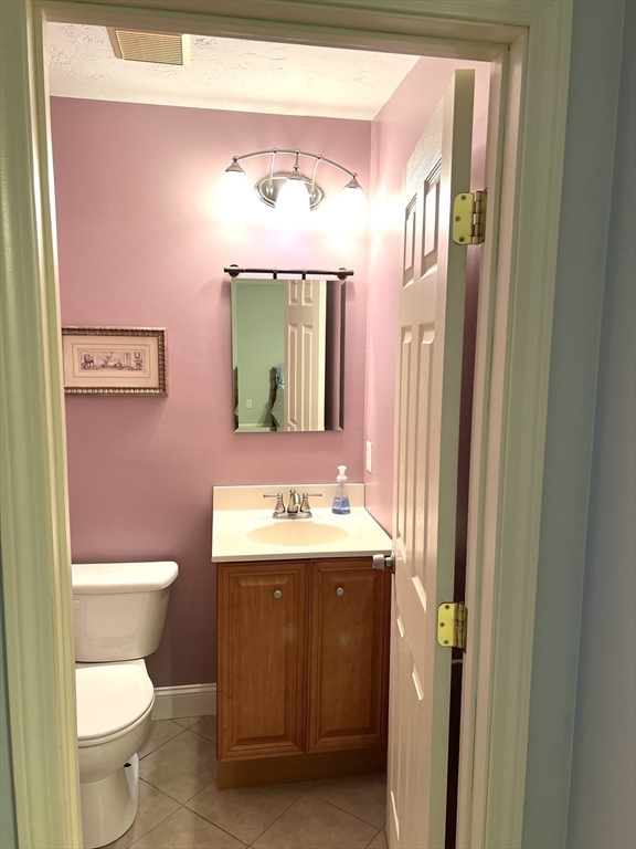 311 Bridle Path Worcester, MA 01604 - Photo 8 of 28 Gallery Image 8
