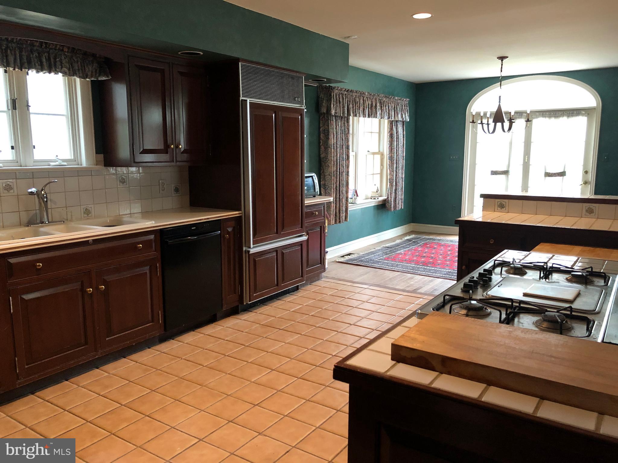 409 Plymouth Road Ambler, PA 19002 - Photo 4 of 12 Kitchen