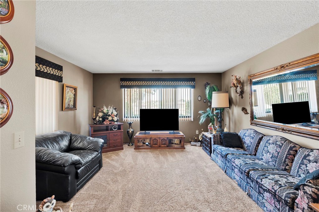 19031 Shoshonee Road Apple Valley, CA 92307 - Photo 10 of 43