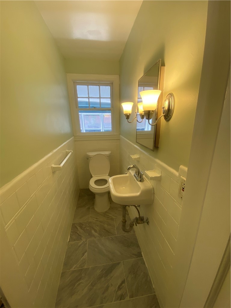 40 Amherst Avenue Pawtucket, RI 02860 - Photo 14 of 26