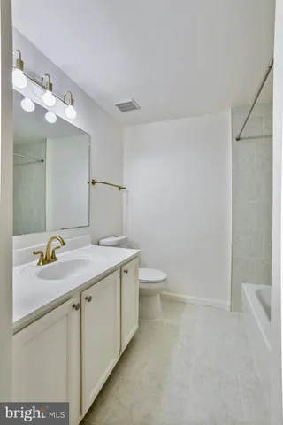 a bathroom with a tub