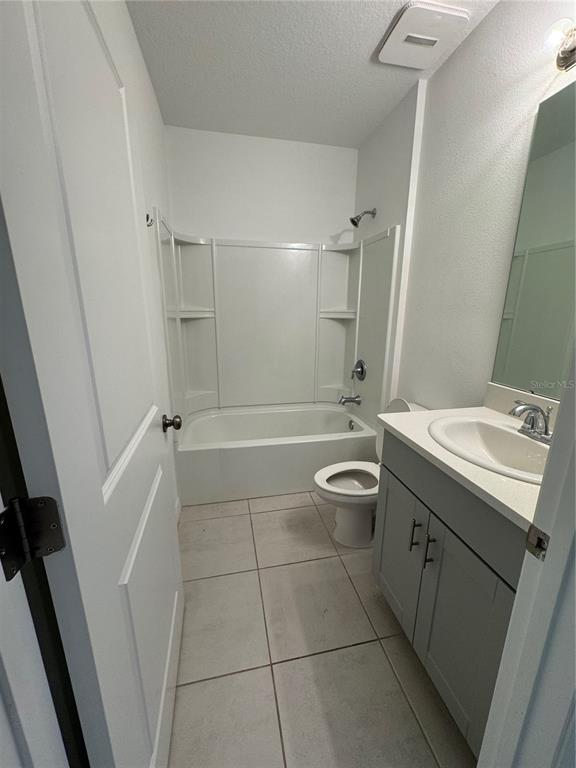 356 Citrine Loop Kissimmee, FL 34758 - Photo 4 of 9