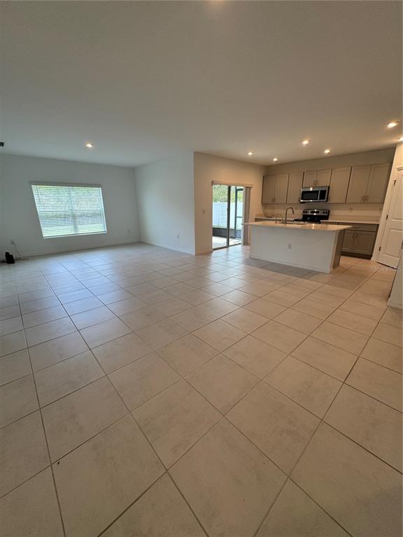 356 Citrine Loop Kissimmee, FL 34758 - Photo 5 of 9