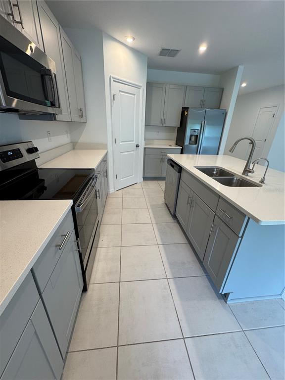 356 Citrine Loop Kissimmee, FL 34758 - Photo 8 of 9