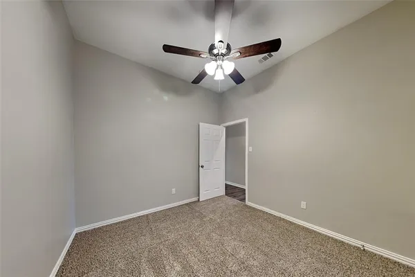 en view of an empty room