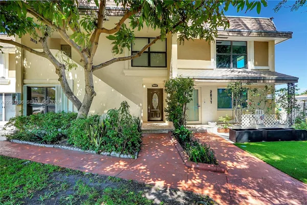 $2,750 | 2807 Northeast 164th Street, Unit 2, North Miami Beach, FL 33160