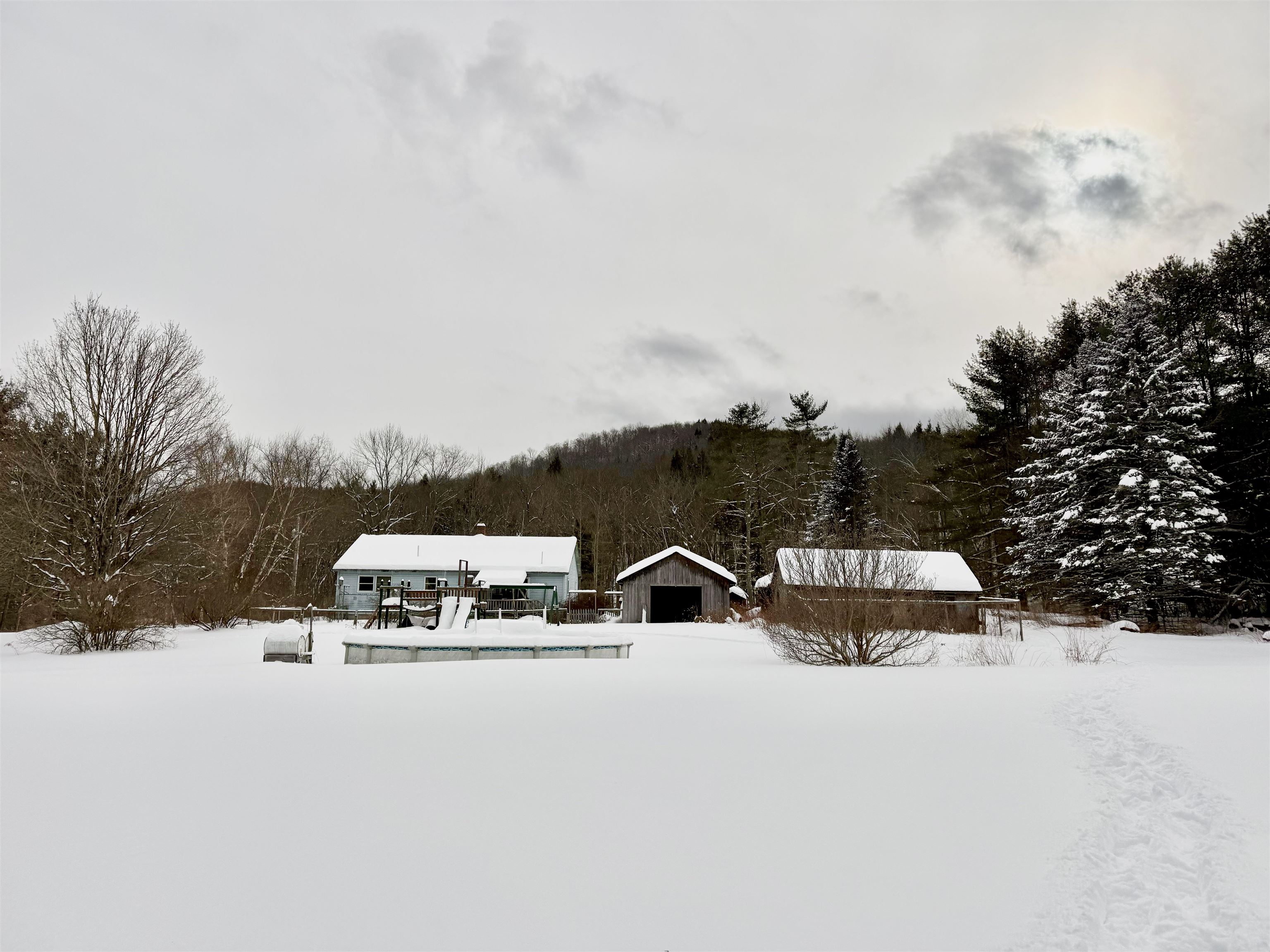 1876 Popple Dungeon Road Chester, VT 05143 - Photo 11 of 16 Gallery Image 11