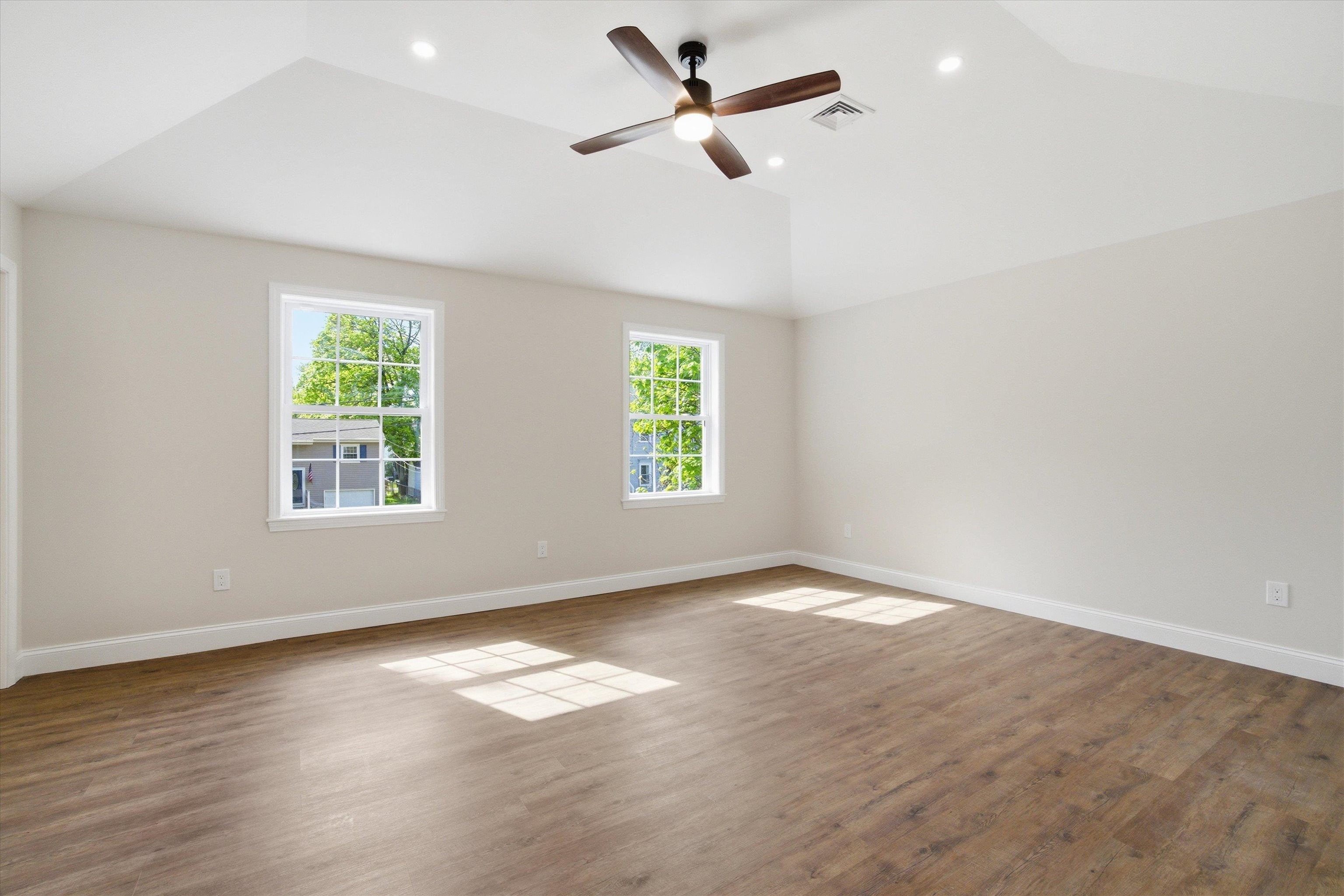 6 Pleasant Street Derry, NH 03038 - Photo 23 of 51