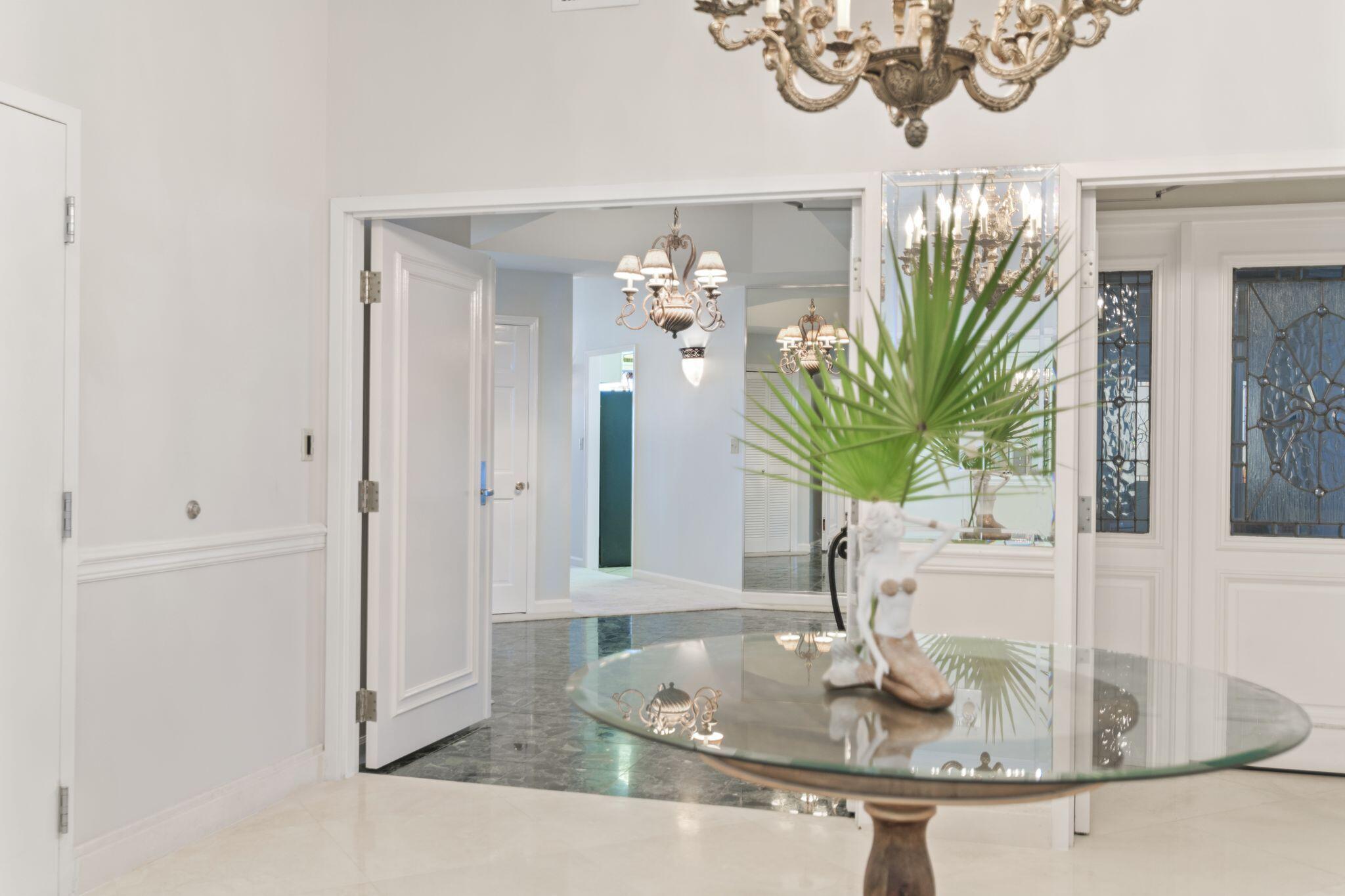 950 Highway 98, Unit 7101 Destin, FL 32541 - Photo 13 of 74 a vase of flowers sitting on a table