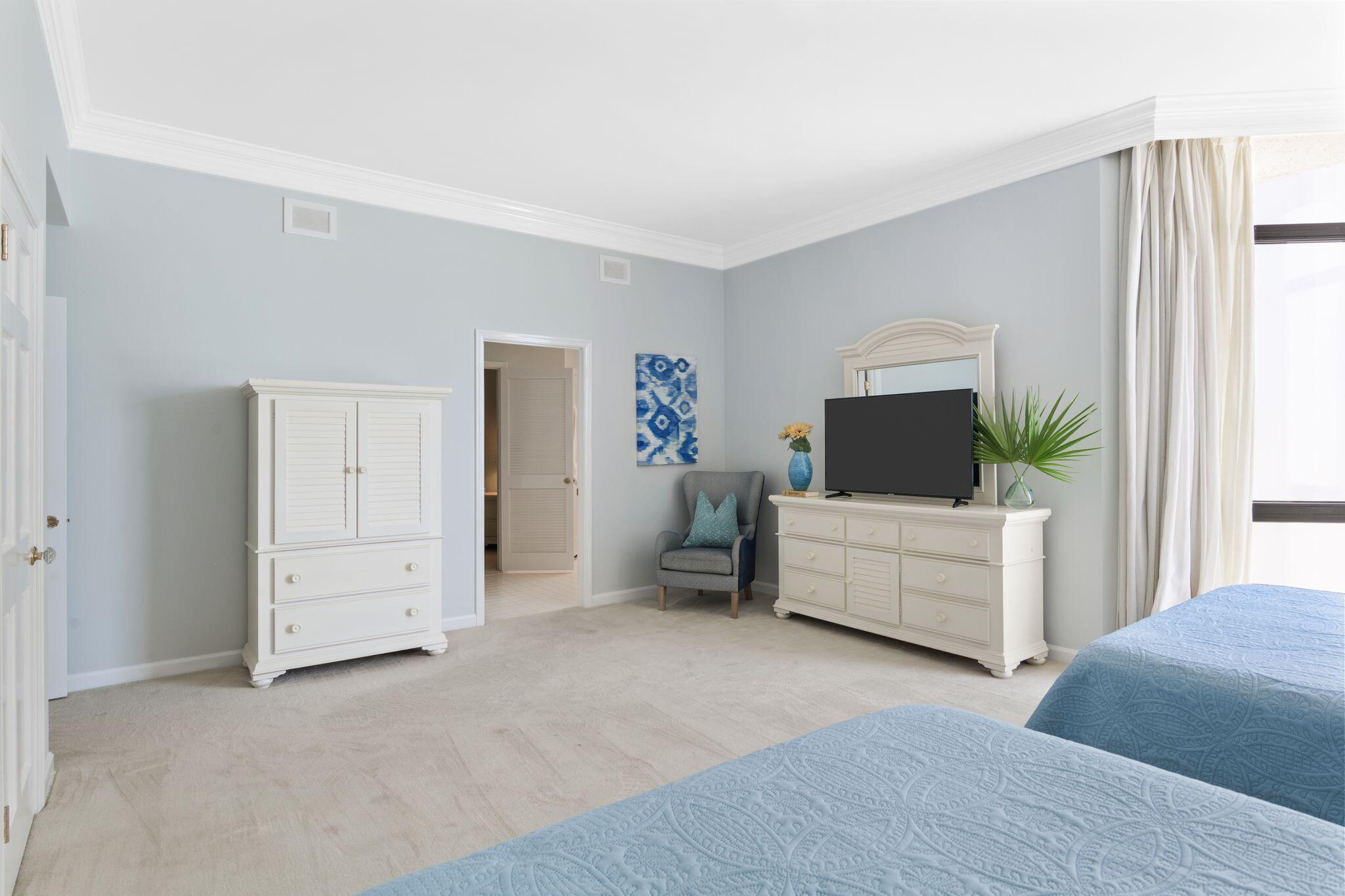 950 Highway 98, Unit 7101 Destin, FL 32541 - Photo 17 of 74 a living room with furniture and a flat screen tv