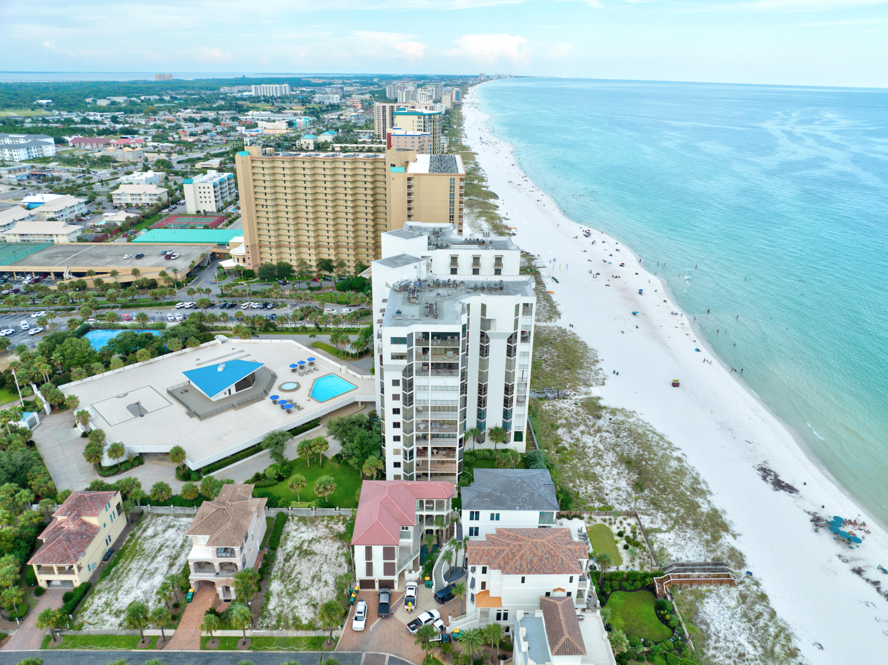 950 Highway 98, Unit 7101 Destin, FL 32541 - Photo 67 of 74 an aerial view of a house with a garden