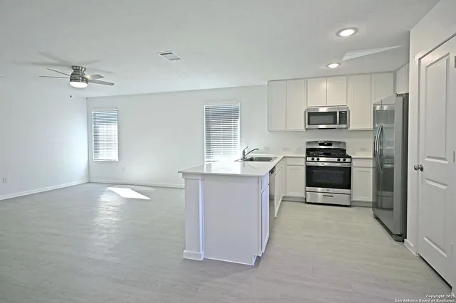 $1,495 | 1808 Stonechat, New Braunfels, TX 78130