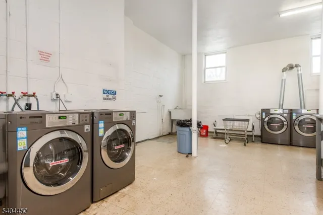 $1,850 | 191 North Beverwyck Road, Unit 1, Lake Hiawatha, NJ 07034