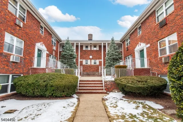 $1,850 | 191 North Beverwyck Road, Unit 1, Lake Hiawatha, NJ 07034