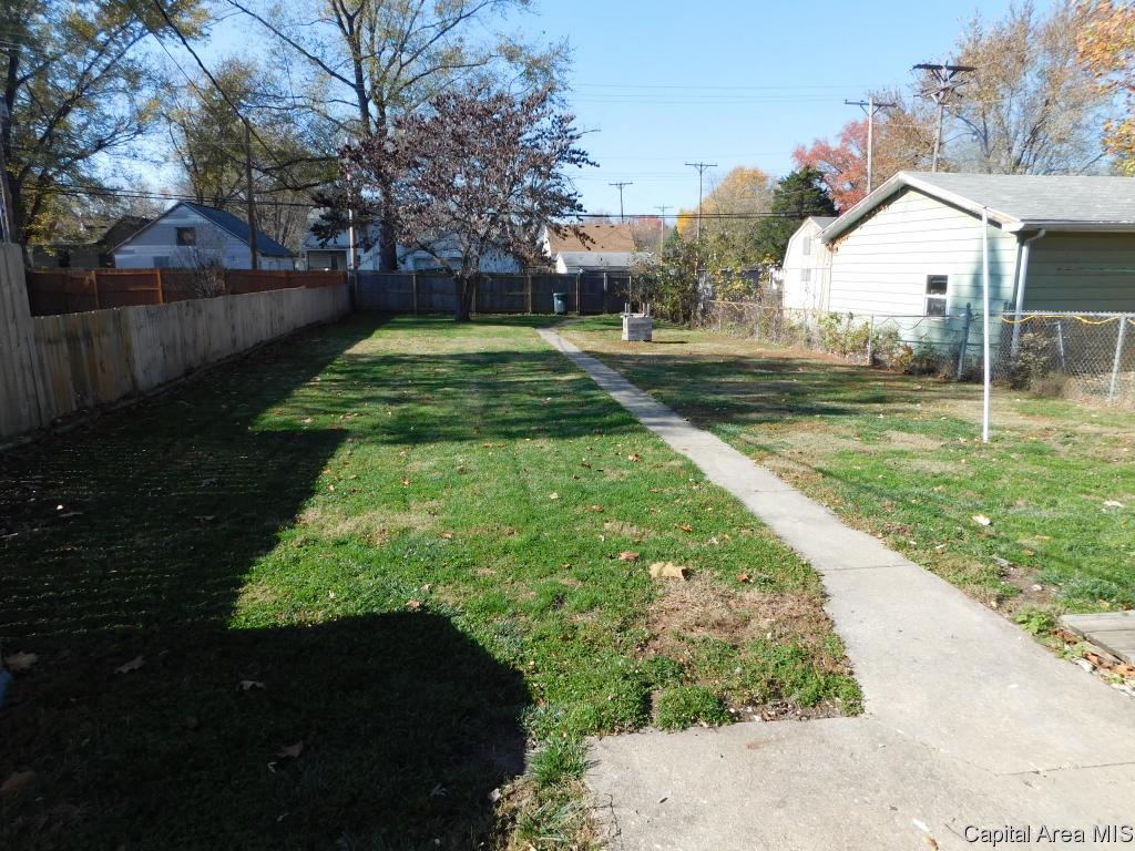 1251 Monument Avenue Springfield, IL 62702 - Photo 3 of 28