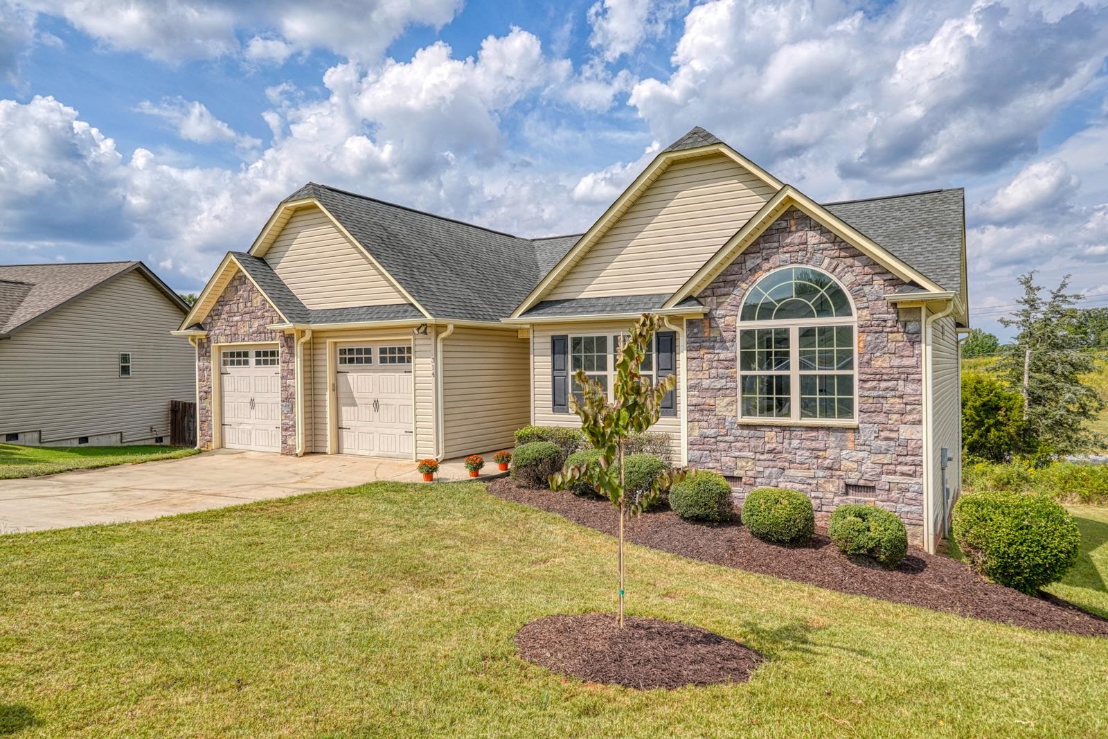 314 Gleaner Drive Inman, SC 29349 - Photo 2 of 21