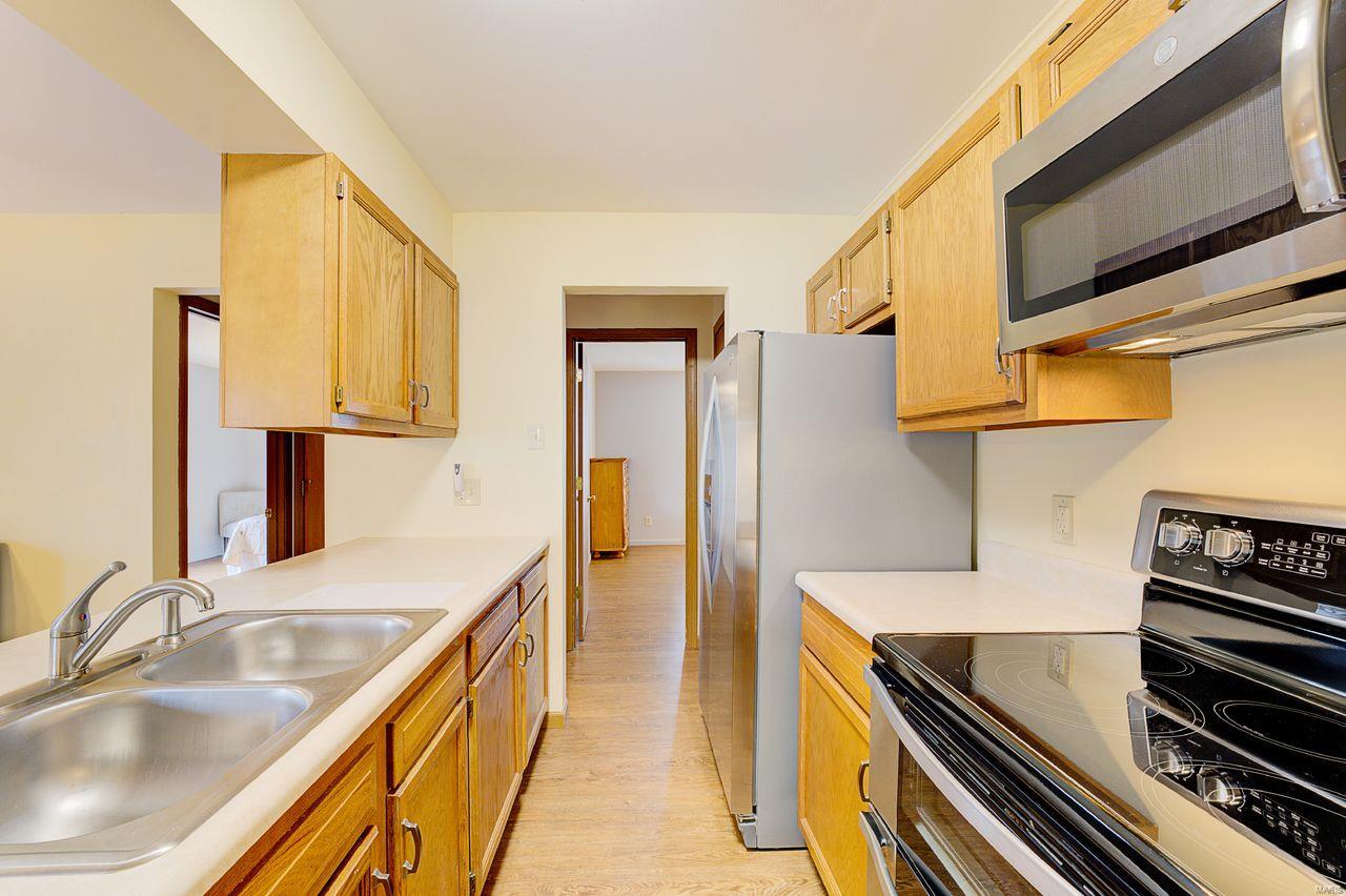 1122 Sunbolt Drive, Unit A St. Louis, MO 63129 - Photo 11 of 21