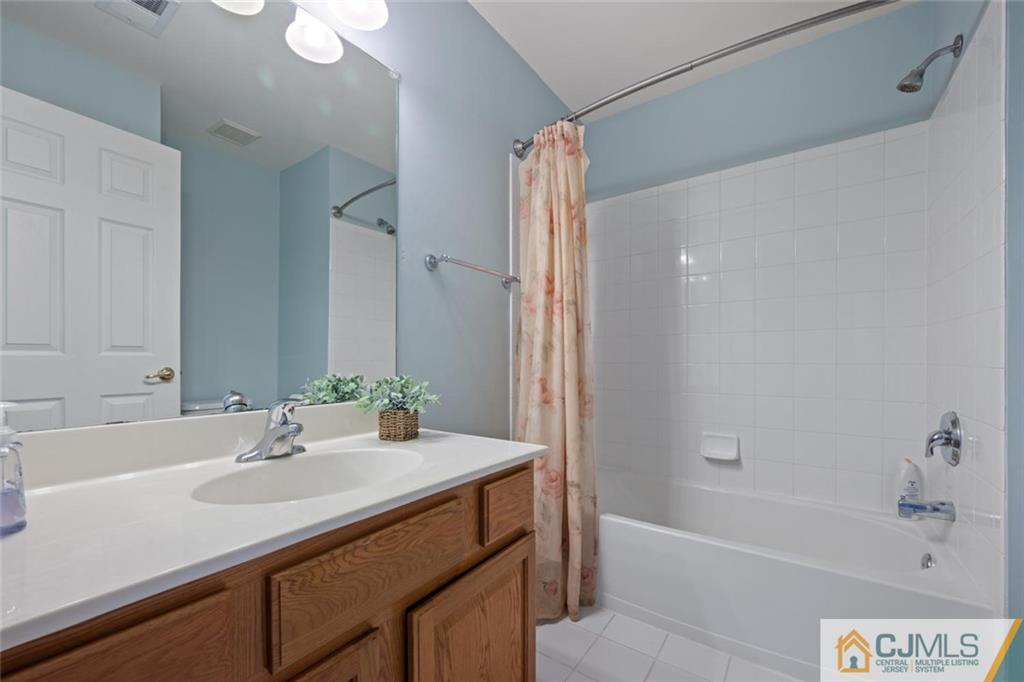 18 Pebble Creek Road Dayton, NJ 08810 - Photo 32 of 48 Gallery Image 32