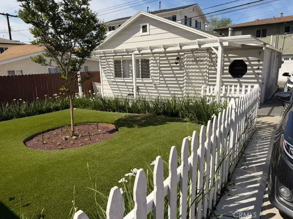 $1,950 | 7641-7643 Washington Avenue, Whittier, CA 90602