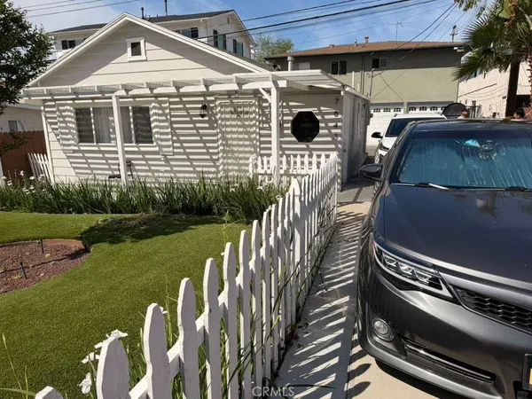 $1,950 | 7641-7643 Washington Avenue, Whittier, CA 90602